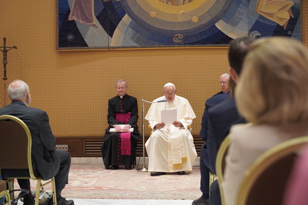 Yesterday Pope Francis delivered this speech calling for a bold, creative new financial architecture that will end debt crises and give people across the Global South a dignified future: vatican.va/content/france…