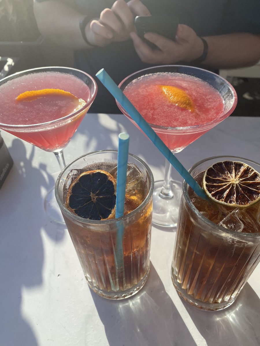ScouseGrooveboy's tweet photo. Happy hour drinkies https://t.co/5GvR9JB1el