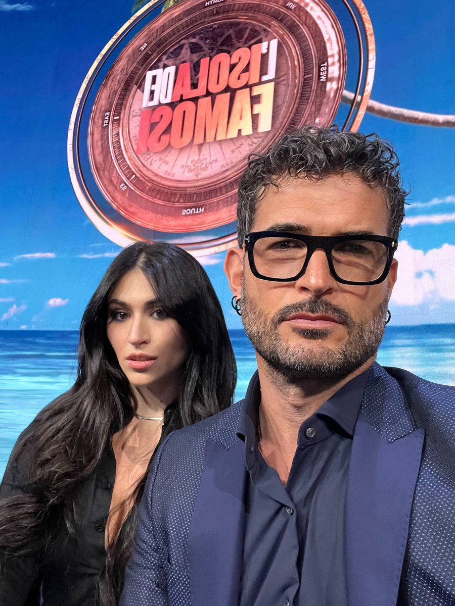 MarcoGiro's tweet photo. Bellissima serata ieri dagli studi Mediaset di Cologno Monzese per la finale dell’ @IsolaDeiFamosi #isola https://t.co/WfErHIi0fn