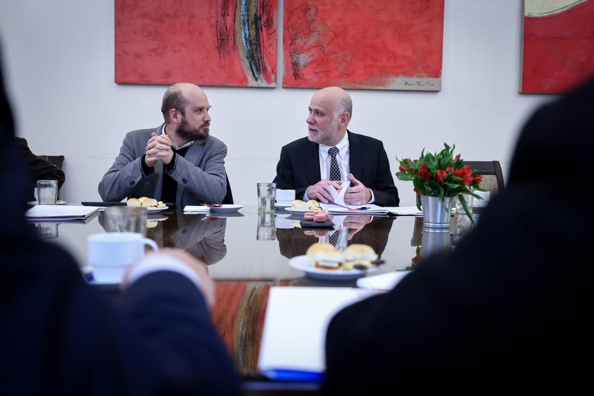 Segpres's tweet photo. 📣Hoy sesionó por segunda vez el Consejo Interministerial para Coordinación del Plan Buen Vivir, instancia liderada por el ministro @alvaroelizalde y el encargado nacional @FcoArellano, donde participaron @min_interior, @MinMujeryEG, @MinDesarrollo y @MinisterioBBNN. https://t.co/O9ukbIXe7A