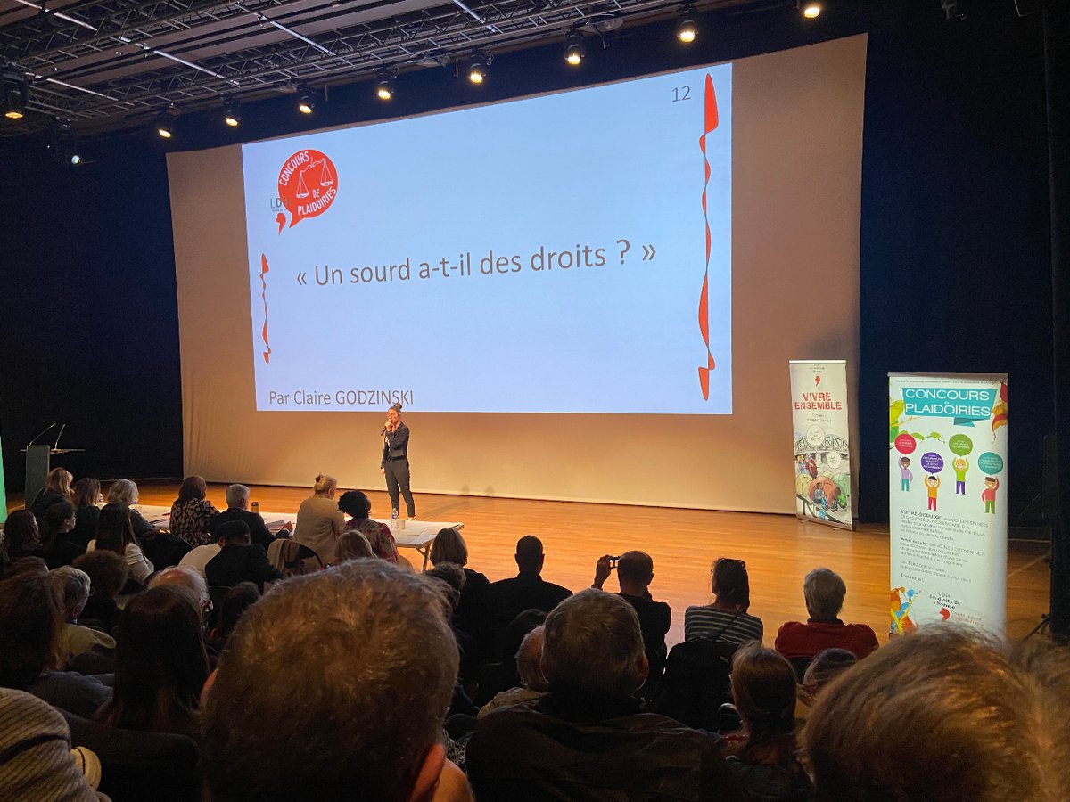 LyceeCharles's tweet photo. 🎙️Une élève du LPO termine 3e à la finale du Concours de plaidoiries de la LDH, le 28/05 au Louvre-Lens. Tous les jeunes ont démontré leur engagement à défendre les droits fondamentaux ! 👏 Et bravo à Claire !
https://t.co/APgNBQrpca
@AcAmiens @hautsdefrance @LdhCompiegne https://t.co/IyEvTU0Q9m