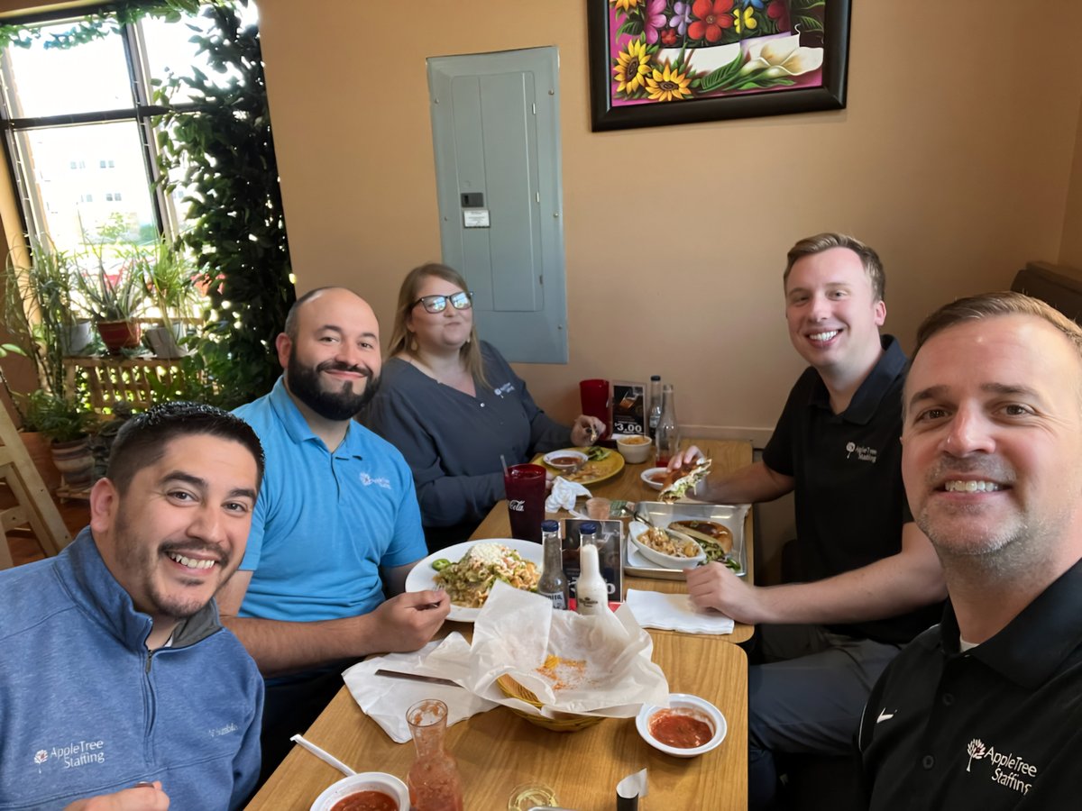AppleTreeIndy's tweet photo. Team lunch vibes in Bloomington 😁

#AppleTreeStaffing #hiring #jobs #opentowork #recruiting #NoTempJobs #Indianapolis #Greenwood #Bloomington https://t.co/odueJu8pzS