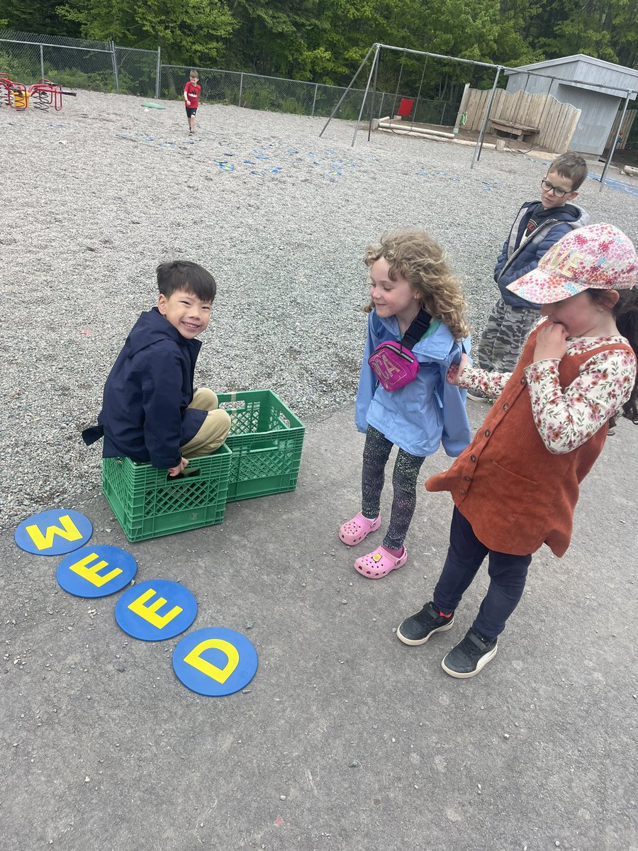 Mrs. Weatherbee tweet media