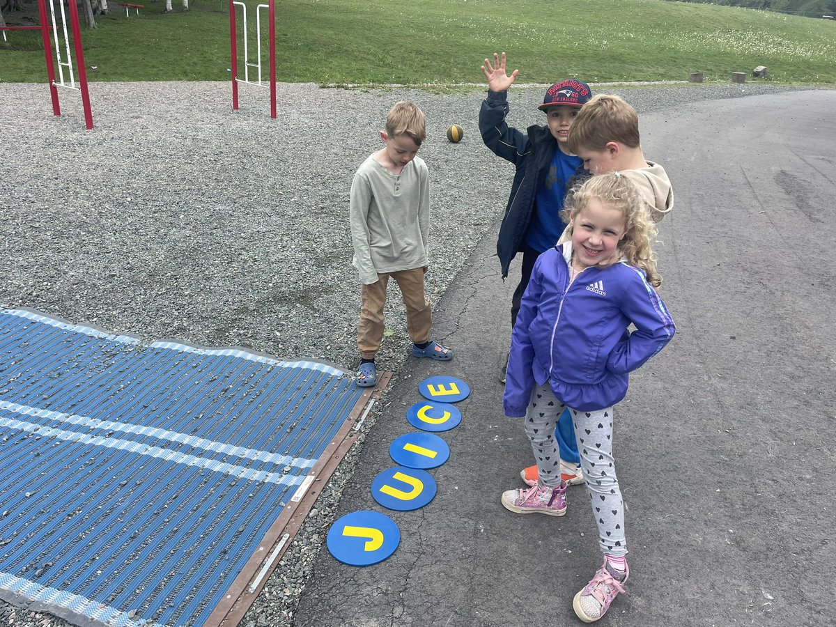 Mrs. Weatherbee tweet media