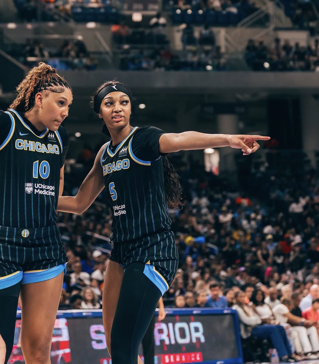AR5Updates's tweet photo. POWER DUO.

#WNBA https://t.co/OHeytEmWU8