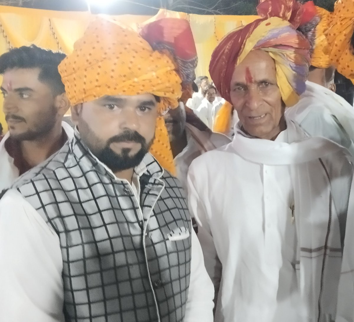 Sabir36655301's tweet photo. खिलचीपुर विधानसभा के लोकप्रिय, जनप्रिय और लाड़ले विधायक परम् सम्माननिय श्री हजारीलाल जी दांगी को जन्मदिन की हार्दिक बधाई एवं शुभकामनाएं, https://t.co/Fj0JKvvKaa
