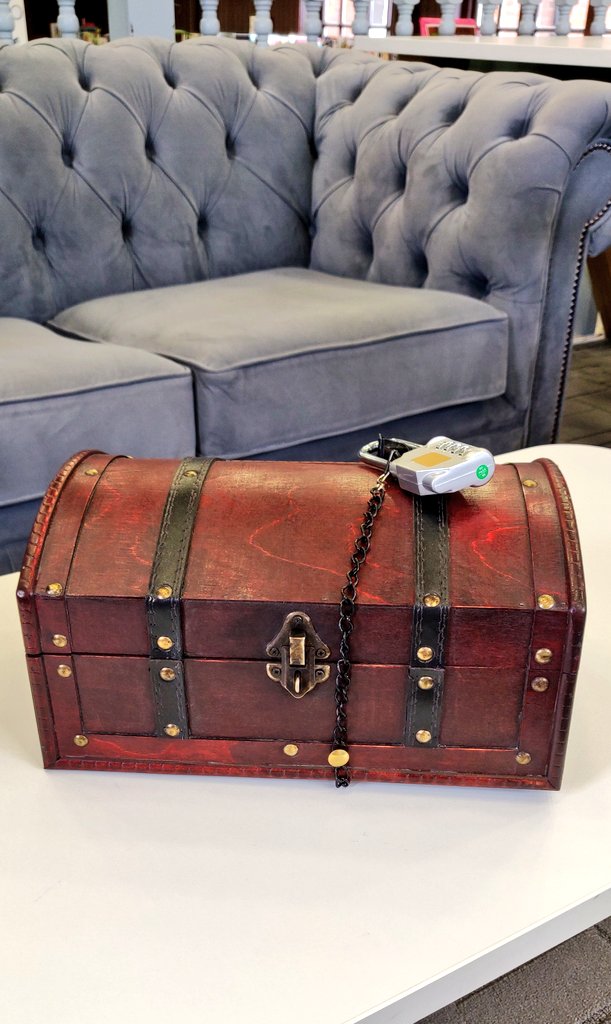 NWC_Library's tweet image. The final padlocked treasure box and the magic scissors, allowing students to regain their freedom!  Plus, the all important skull and raven that students had to locate💀 🔎🗝️

#library #EscapeRoom #libraryskills