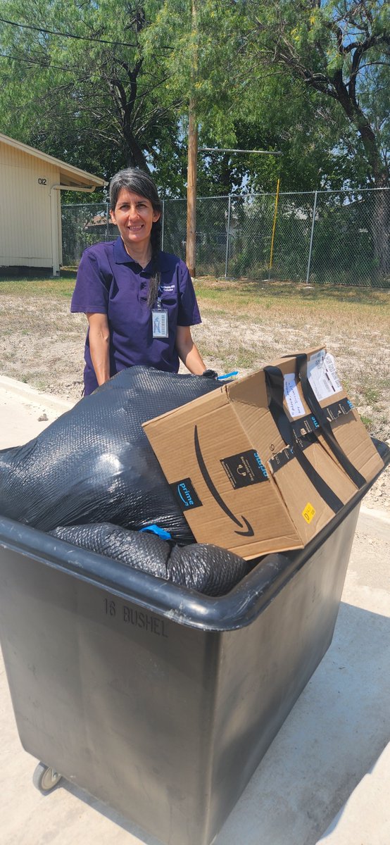 MrsGalvan253's tweet photo. Initiated by our NJHS officers to host a donation drive for @NISD_Family before the summer. We appreciate all our Maverick families that donated items. @NISDStraus @NatHonorSociety 
#leadtheway
#theStrausWay https://t.co/LvZwDyW3js