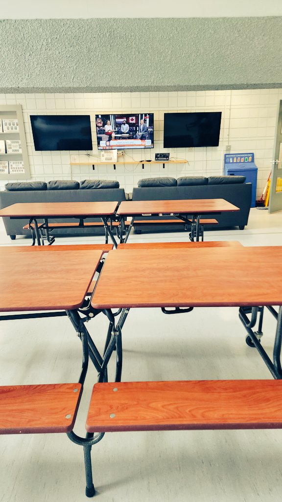 bombergirl79's tweet photo. You're talking about clean pencil cases and the first day of school.
Almost the end of the school year and setting up a watch party in our school this afternoon!
@onesoccer #CMNT #GoCanada https://t.co/xWRxudBCzZ