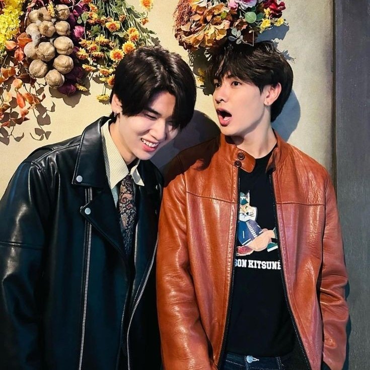 bl_zonee's tweet photo. "#joongdunk #จุงดัง" au where  Joong Dunk planned a New Year trip to Japan. However, their plans were disrupted when GMMTV suddenly scheduled Joong for work. So, Dunk had to go to Japan alone with his family. will they be able to go on the trip together in the future? https://t.co/9yKZFFRuCG