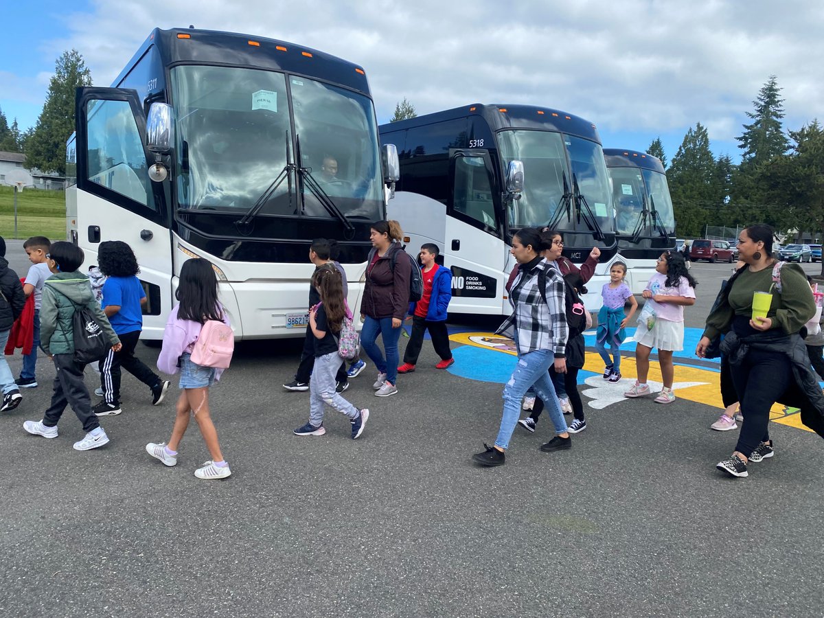 Escuela Primaria | Emerson | Elementary School (@emersonfalcons) on Twitter photo Our entire 2nd grade students enjoying a treat in our schools charter bus. Thank you transportation!  Todos nuestros estudiantes de segundo grado disfrutan de un regalo en el autobús chárter de nuestra escuela. Gracias transportación! #EPS_OURTRANSPORTATIONROCKS Our entire 2nd grade students enjoying a treat in our schools charter bus. Thank you transportation!  Todos nuestros estudiantes de segundo grado disfrutan de un regalo en el autobús chárter de nuestra escuela. Gracias transportación! #EPS_OURTRANSPORTATIONROCKS