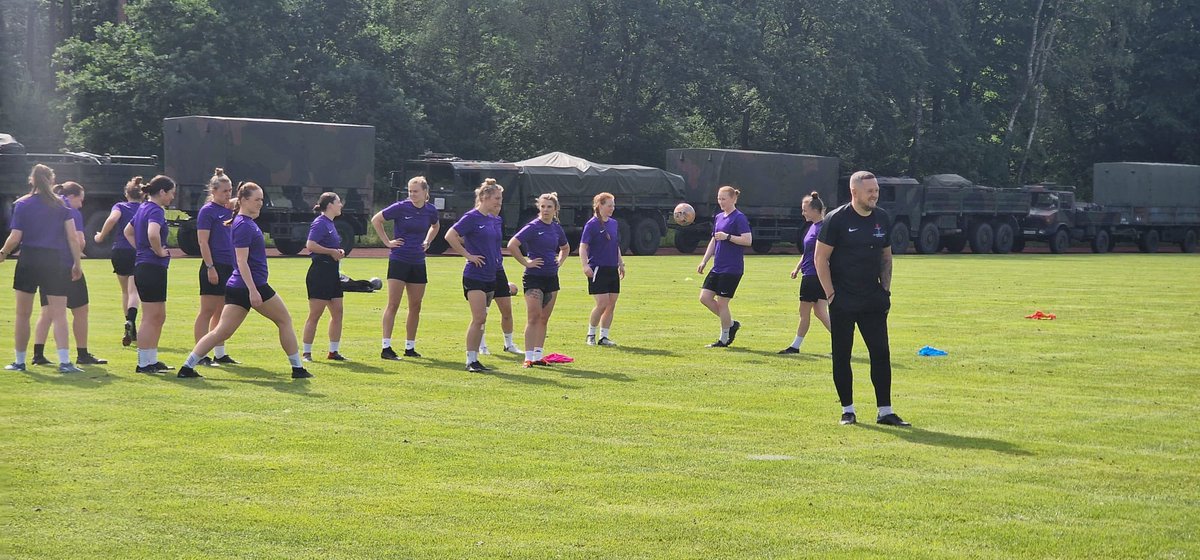 UKAFWomen's tweet photo. MD-2 prep ✅ 🇬🇧 

@MACCA04786 leading proceedings on the pitch ⚽️ 

Followed by some 🙌🏻 🏐 

Great to be part of @Bryburn2016 🇩🇪 

@HecklerAndKoch 
@MotSolsEMEA 
@TeamForcesUK 
@BFBSSport @BFBSGermany https://t.co/xSel0hFcbS
