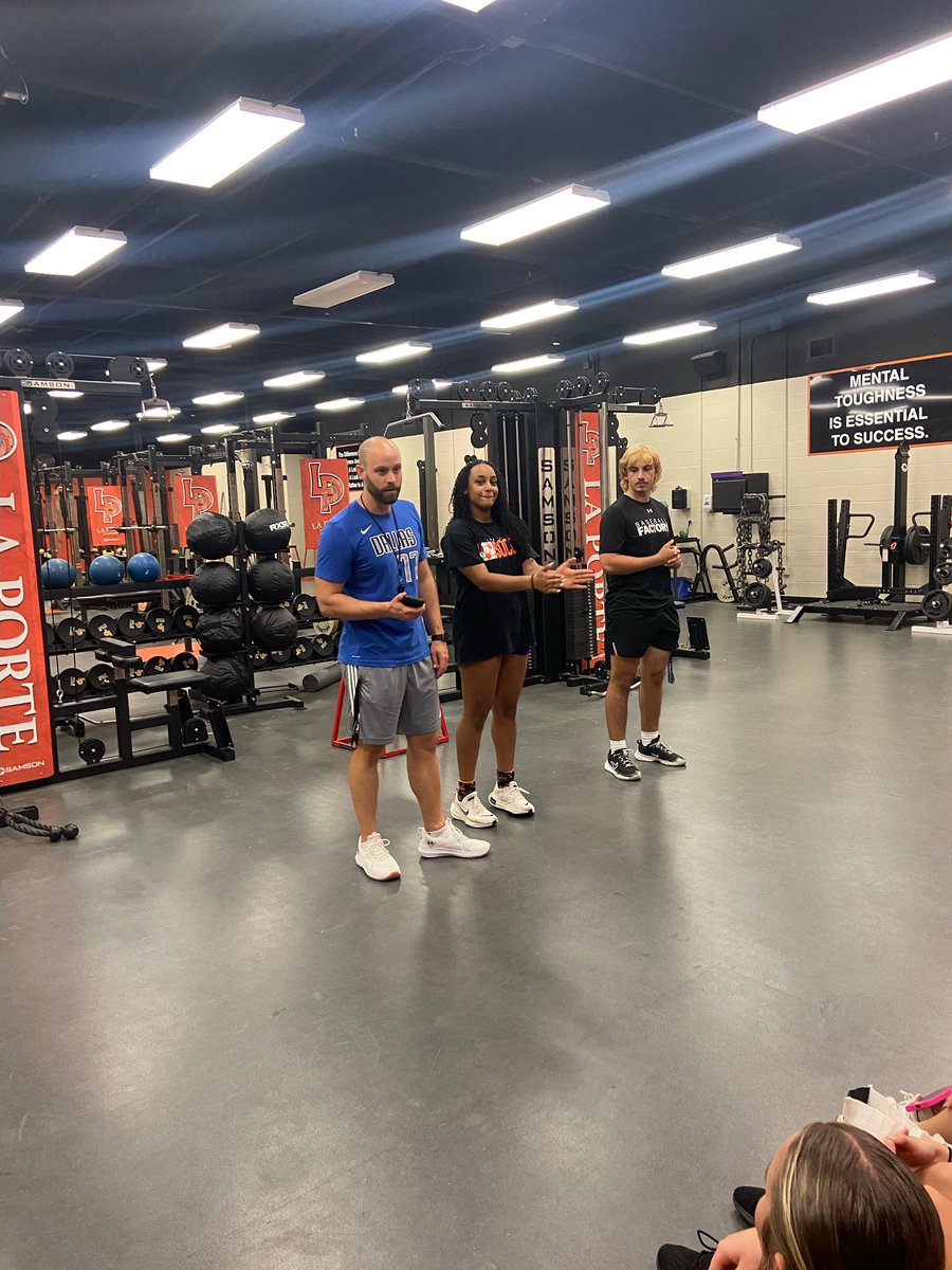 LPLadyDawgsVB's tweet image. Athlete of the week. 
What does it mean to be a Bulldog: “push through workouts and grind all the time.” - Hannah Cole 
#grind #summerworkout #putinthework #ladydawgs