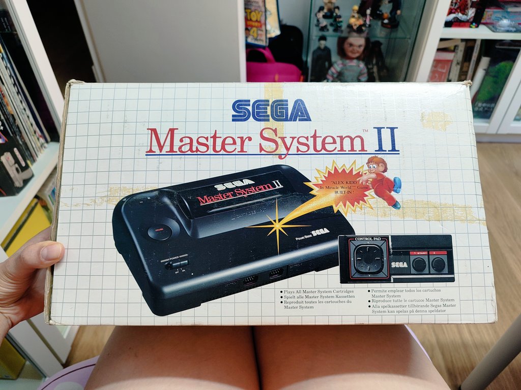 ChocotitaKawai's tweet image. La primera consola que nos compraron, fue la Master System II con Alex Kidd integrado 🥰❤️
¿Y la vuestra?
@SEGA 
#Sega #MasterSystemII #AlexKidd #retrogames #gamergirl #gamer