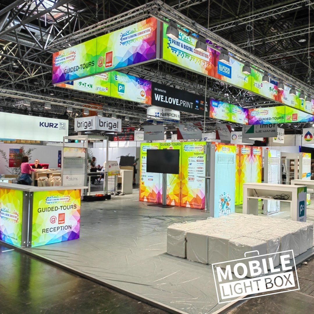 mobilelightbox's tweet image. What a build, a 10 x 20 hanging sign. 

#mobilelightbox #tradeshows #exhibitions #TradeshowDisplays #ExhibitionInspiration #DisplaySolutions #BannerDisplay 
#EventProfs #VisualMarketing #StandOutDesigns #BrandVisibility