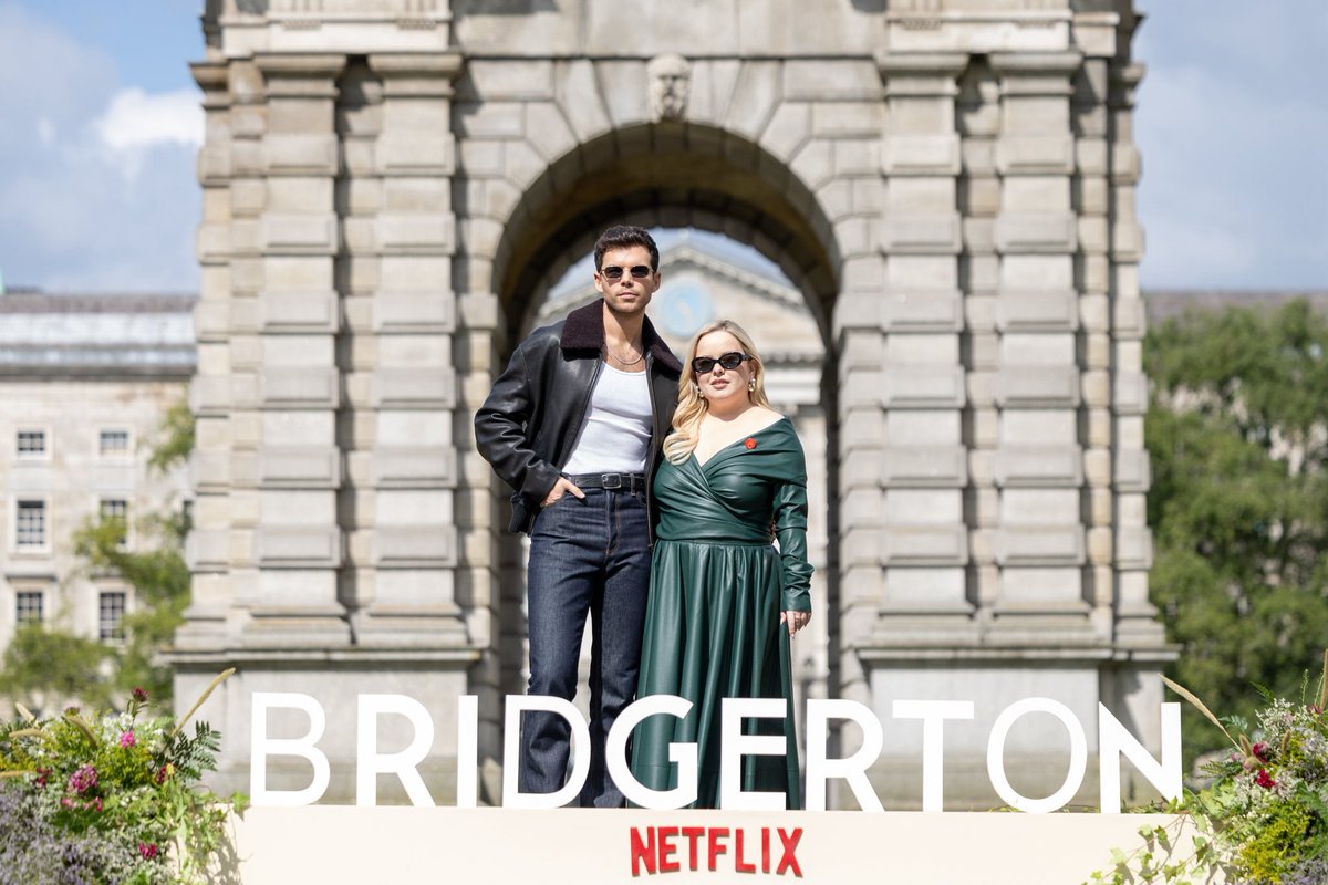 NetflixUK's tweet photo. what a day to be in Dublin 😍 #Bridgerton https://t.co/54pKPG3ZGG