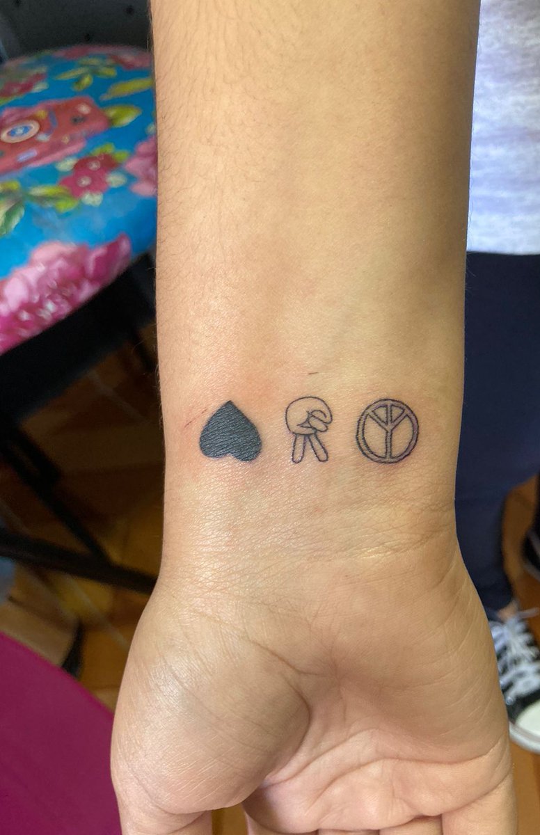 morganstar_'s tweet photo. Hola Dul, me hice estos tatuajes en tu honor. 
 Gracias por enseñarme a nunca dejar de soñar.
 Te amo mi amor 🩷 @DulceMaria https://t.co/rPMGnTfQWA