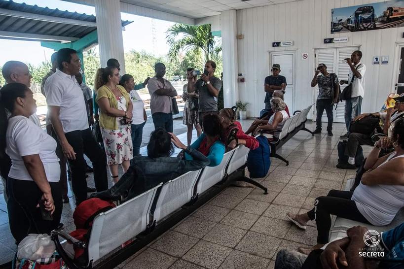 E_RdgzDavila's tweet photo. ¿Cómo viajar a Pinar del Río?

Hace unos días, como parte del recorrido que realizamos por diferentes lugares de interés de La Habana, nos llegamos hasta la estación de trenes que se encuentra en las inmediaciones de la intersección de calle 100 y la avenida de Rancho Boyeros... https://t.co/P0YRIEDhvG