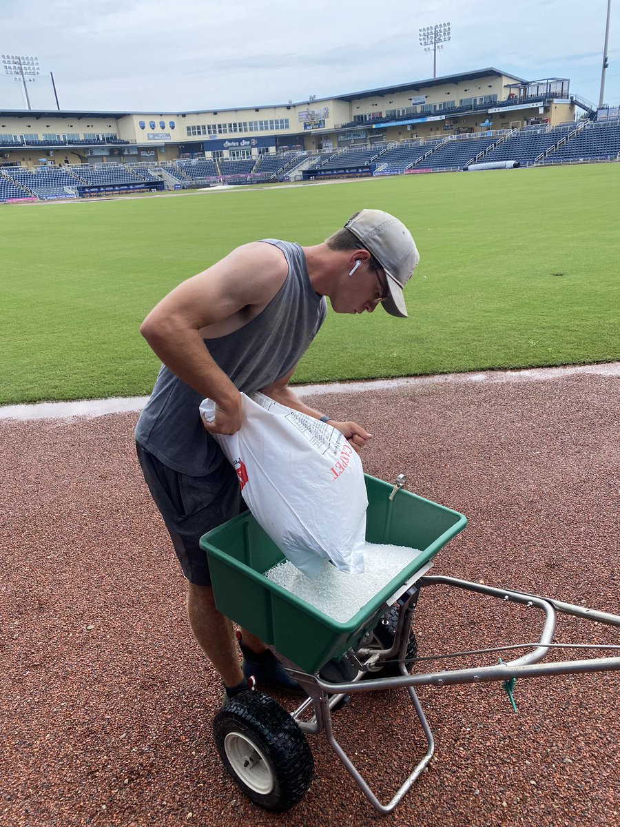 Trey Bowman (@treybow22) on Twitter photo My guy <a href="/rainey_jax/">Jaxon Rainey</a> said the suns not out but the guns are blazing! This is a fert app we call “big sexy” My guy <a href="/rainey_jax/">Jaxon Rainey</a> said the suns not out but the guns are blazing! This is a fert app we call “big sexy”