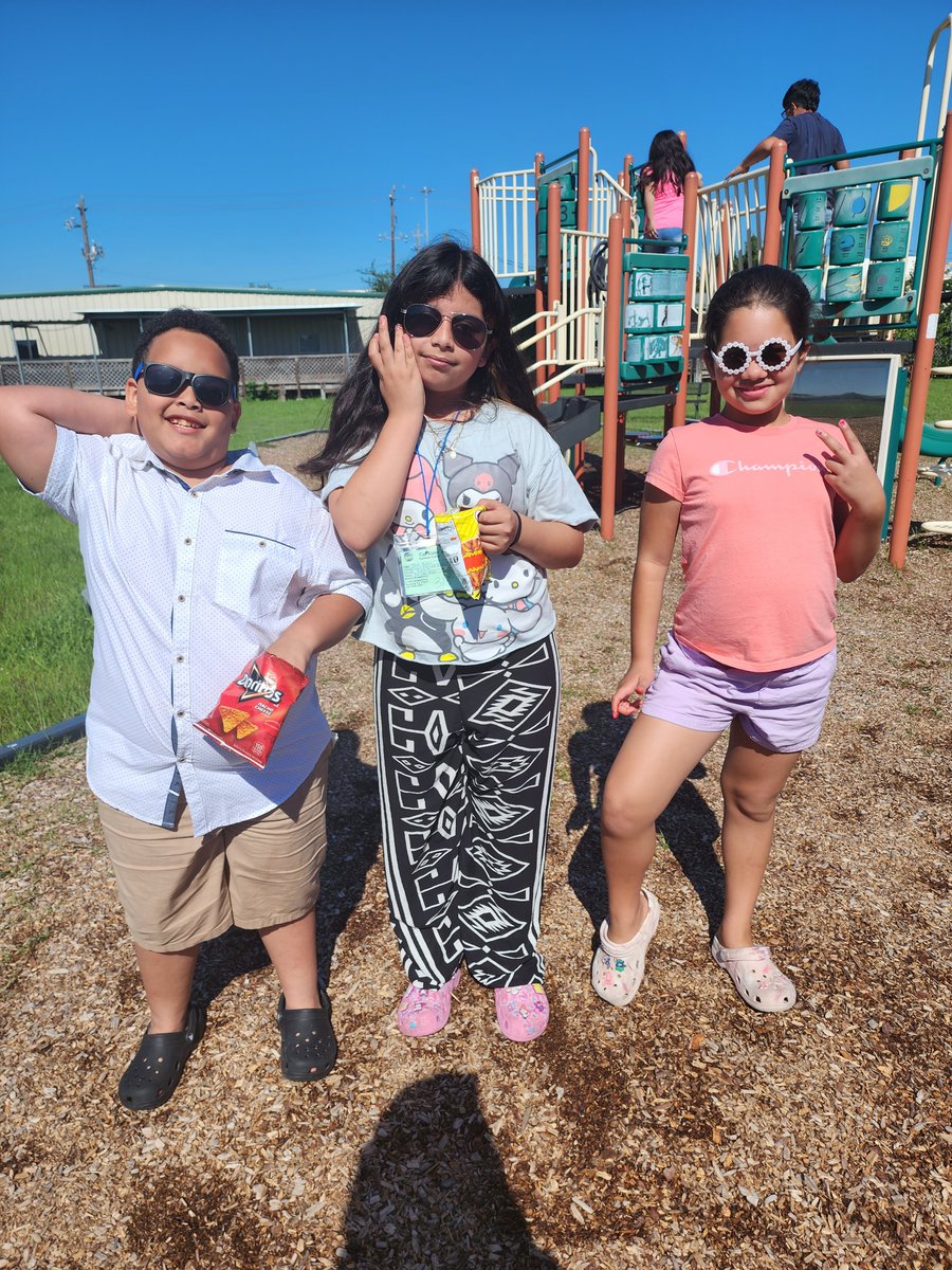 MrsBookersClass's tweet photo. #CampBussey @aldine https://t.co/SHwSZW3DCA