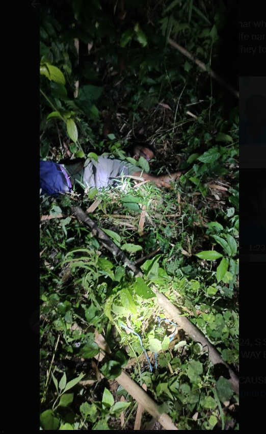 bhupendrasalam7's tweet photo. In JIRIBAM MANIPUR #KukiTerrorists killed an innocent unarmed farmer brutally. Its time take proper actions this is not the first time #KukiZoNarcoTerrorists killed innocent farmers. #KukiEngineeredManipurViolence #Kukiwarcrime #kukivirus https://t.co/GHXjxF5wMN