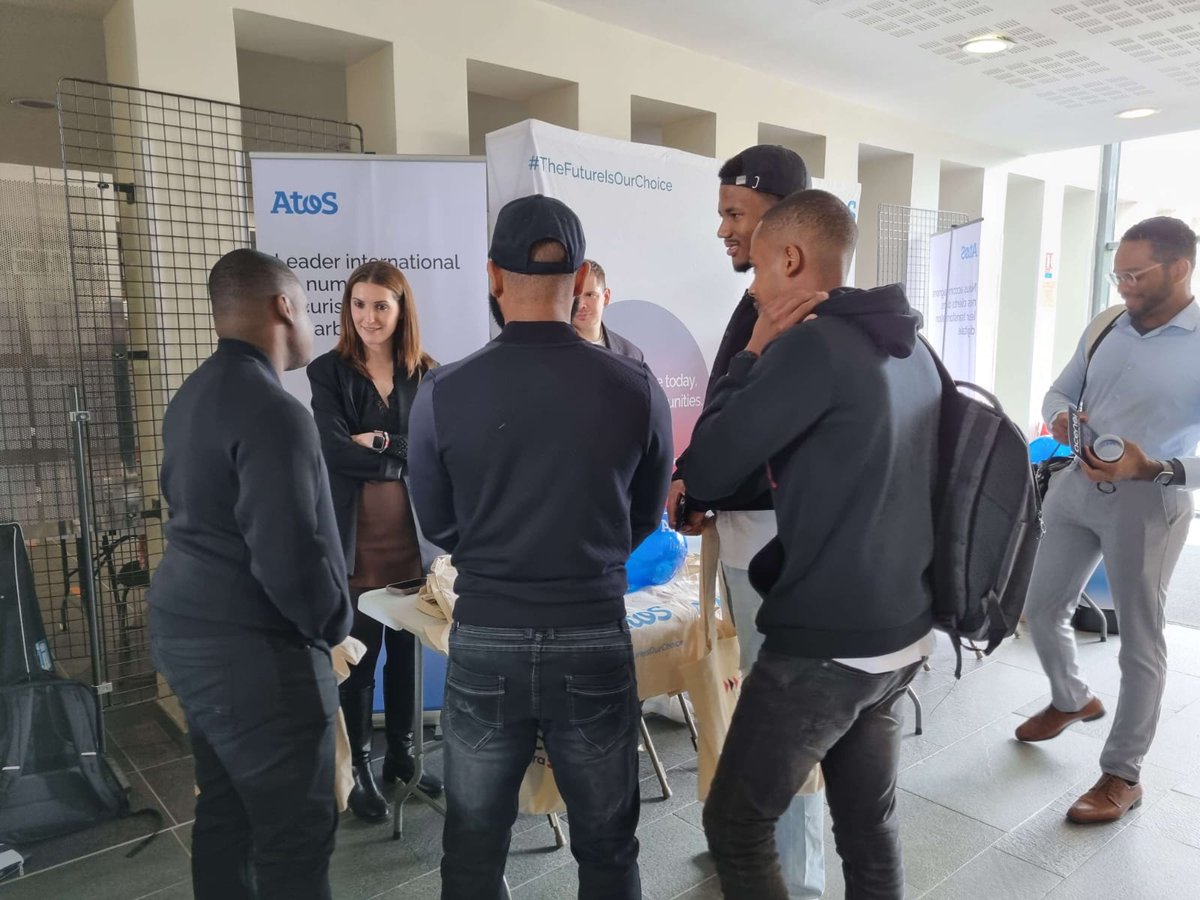GretaGuad's tweet image. JOURNÉES NATIONALES MIAGE

Nos étudiants de Master 1 MIAGE ont participé aux JNM qui se sont déroulées du 22 au 24 mai 2024 à Orléans.

Au programme : conférences, ateliers, job dating et réseautage.

Une expérience inoubliable et pleine de découverte.

#GretaCFAGpe #JNM #MIAGE