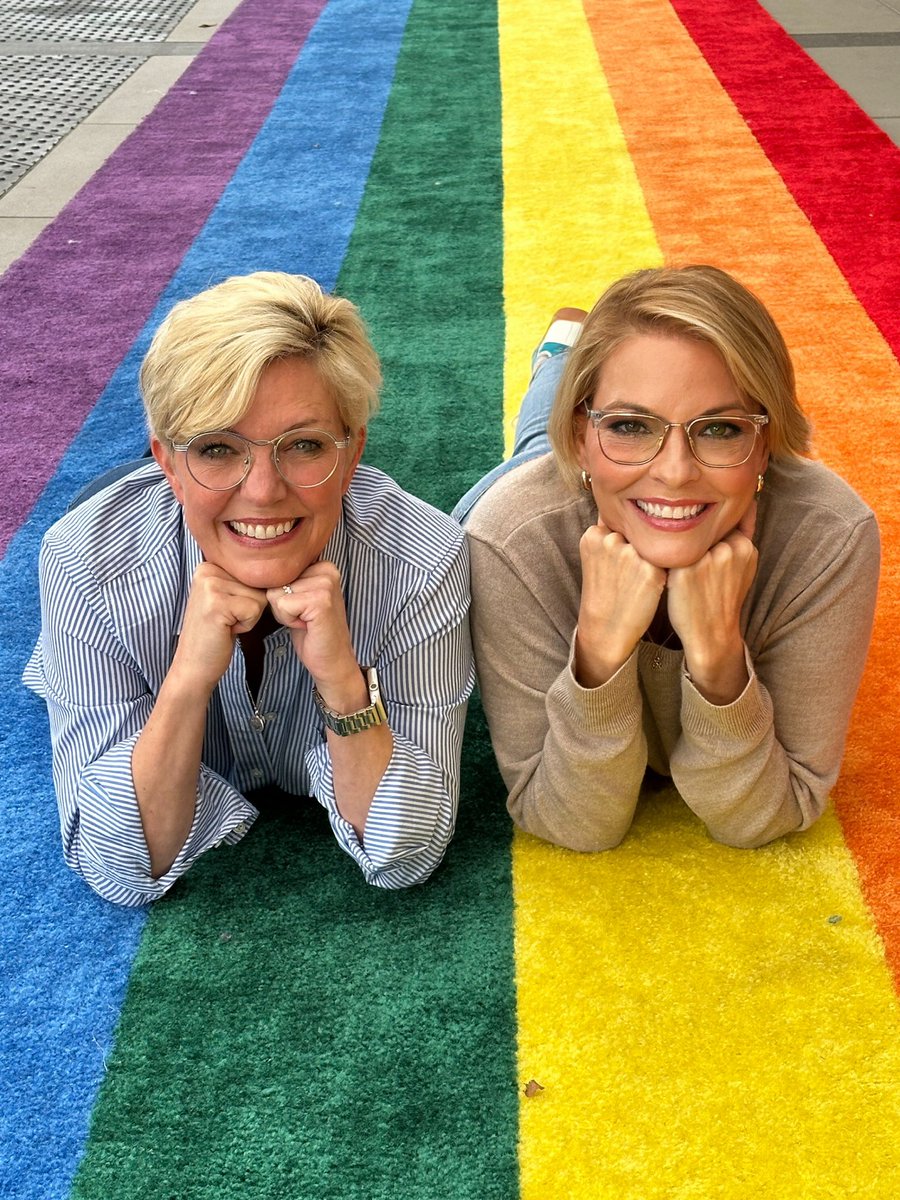 Hey <a href="/Delta/">Delta</a> Tried to resolve this via app, but no solution. Flying #DeltaOne as a #millionmiler &amp; #diamondmedallion w/ my wife who was not upgraded but denied entrance w/me at LAX D1 door. Had to walk 30 mins back to check in NEVER complain but this is unacceptable @theannesteele