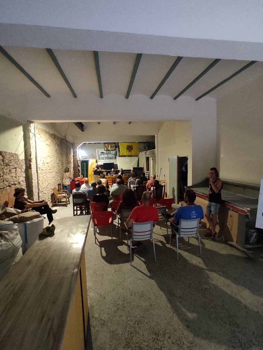 Ateneu_Pallars's tweet image. Avui a l'Ateneu, hem tingut l'honor de rebre la presentació del llibre "No em canviis la llengua" amb la col•laboració de @lasingratalla @assemblea @tonialba @CarmeSansa @rosariopalomi71 GRÀCIES! 🙏 #pallars #ateneu #catalunya #cultura #llengua