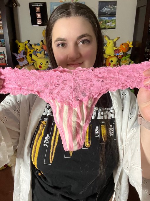 Want them? Selling them ;) DM me cause they&rsquo;re gonna be nice and juicy. https://t.co/MdPJfPmxyI