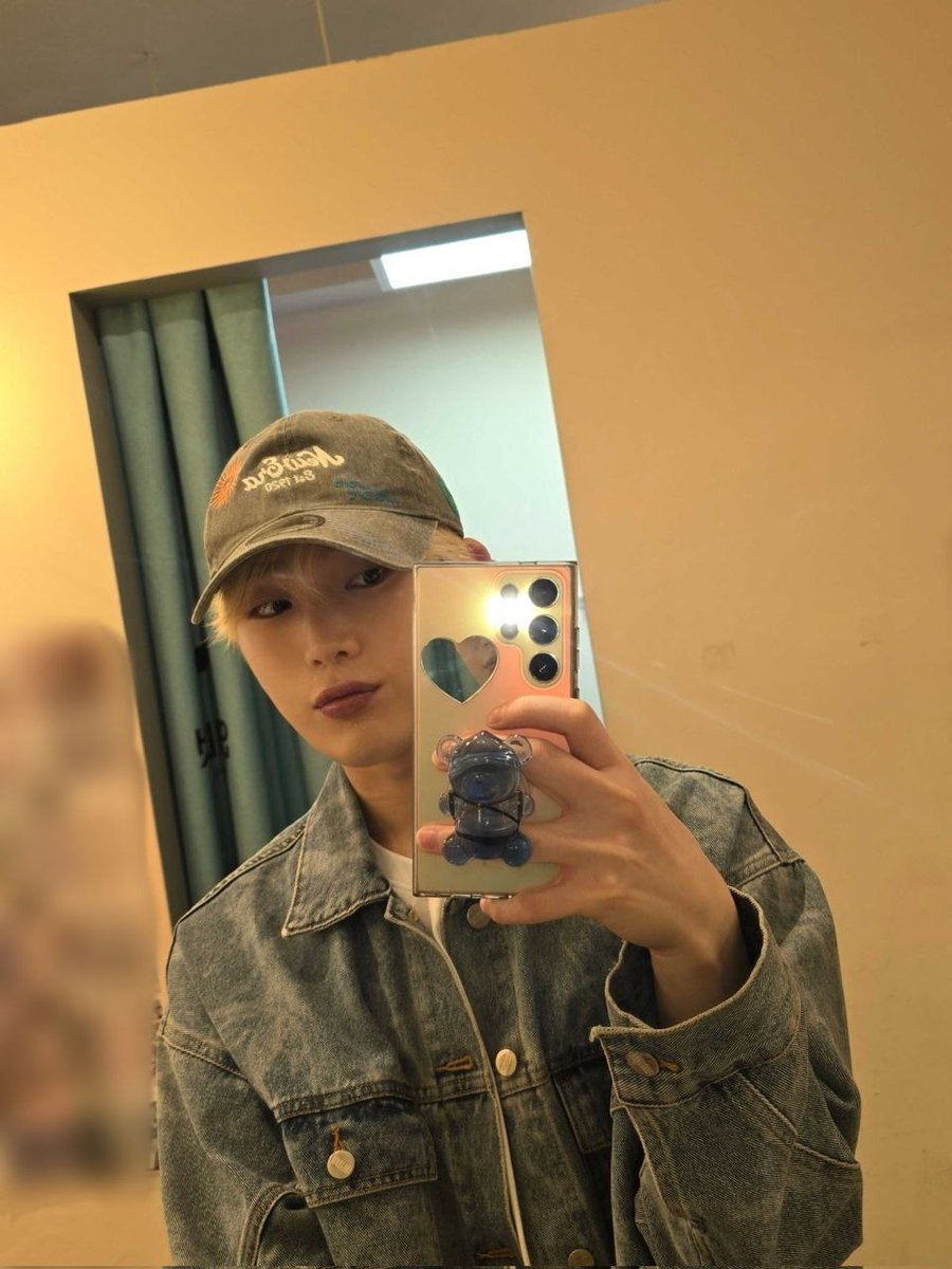 anticipation crackled in the air like the vibrant energy of a pre-dawn sunrise as prepared for my evening soiree with Shion. the very prospect of our rendezvous promised an evening brimming with exquisite delight. possesses an infectious zest for life that is simply unparalleled.