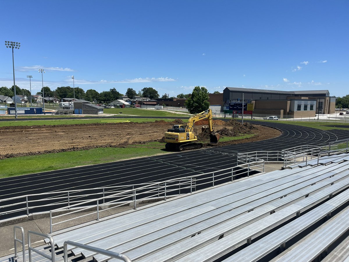 chhsbruinathl's tweet photo. So it begins…. She has been a good field for 33 years ! #turftime https://t.co/IOuEH7tv49