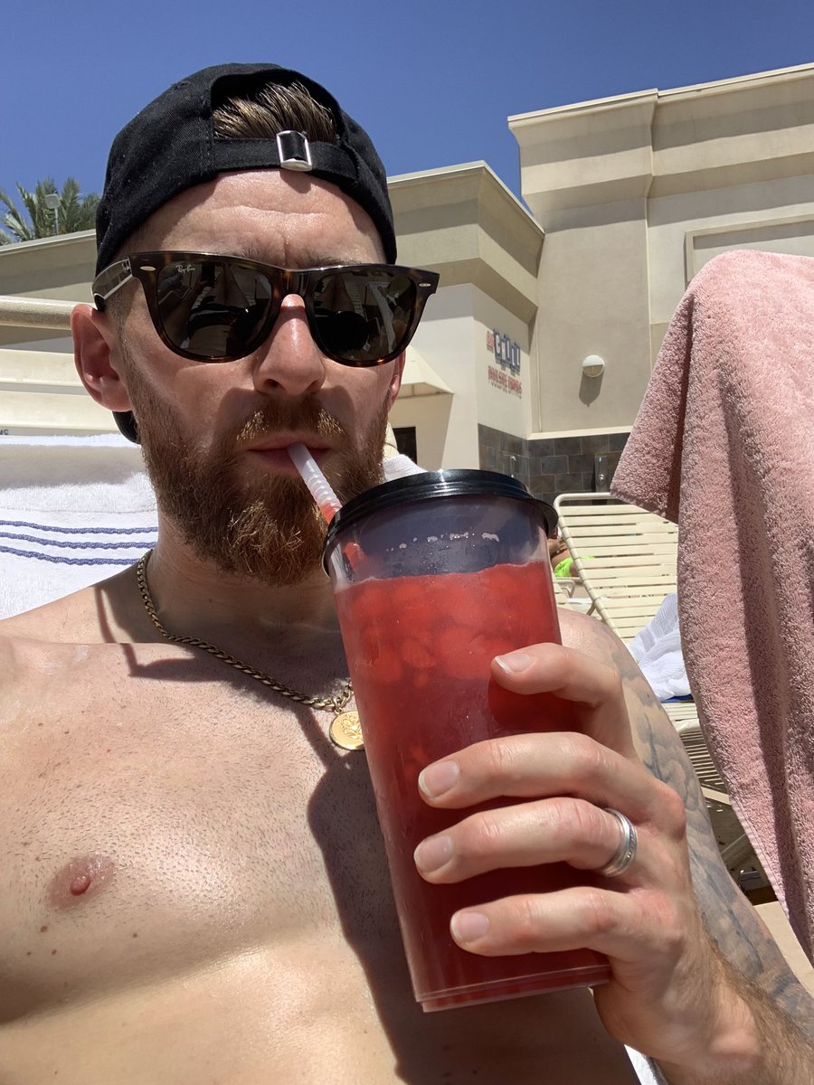 JackBaldwin_6's tweet photo. @thecountycorner 

It would be rude not to…  👀 🍓 https://t.co/mQuJy0ZFrV