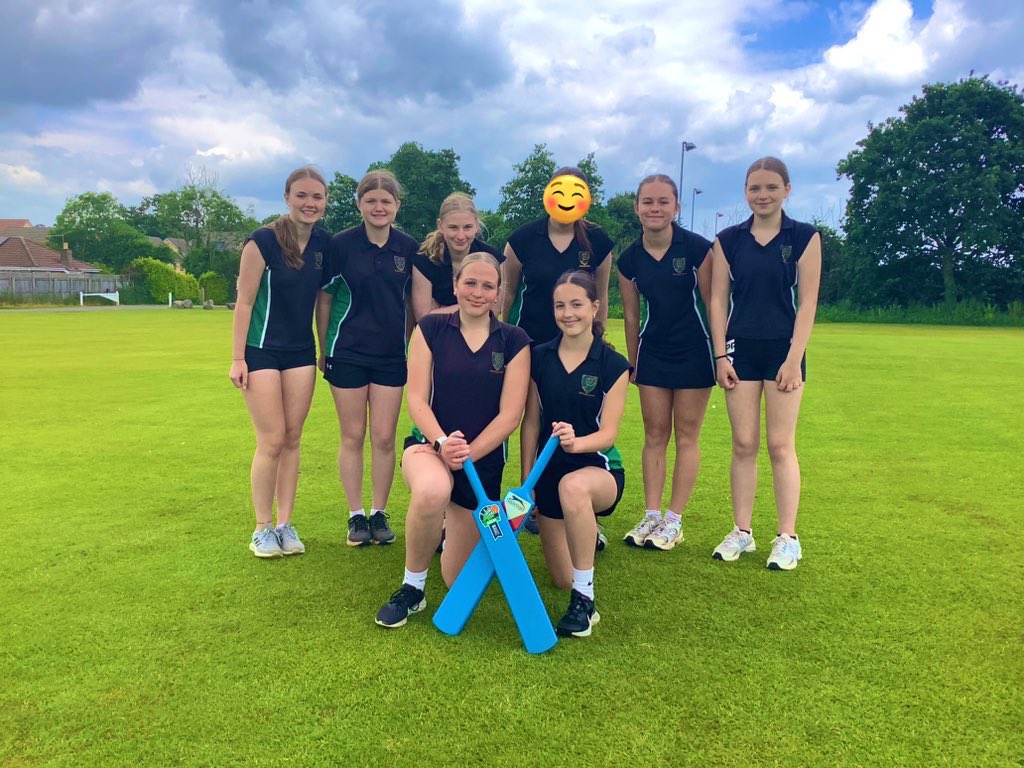 WellswayPE's tweet photo. Fantastic afternoon at @MidNortonCC for the @Chance2Shine tournament! The U15s won 3/3 matches and are through to the County Finals! U13s narrowly lost out by 2 runs! 🏏🥇🥈🌟 https://t.co/UObkSeqD4j