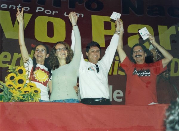 fundacaolcmf's tweet photo. Em 6 de junho de 2004 o Partido Socialismo e Liberdade foi fundado. A fundação do PSOL aconteceu 175 dias após a expulsão dos chamados “Radicais do PT”. Viva o PSOL e seus 20 anos de lutas, sonhos e conquistas! Acesse o link e conheça nossa história. https://t.co/UQUmuUp7xP https://t.co/eSbHc441H0