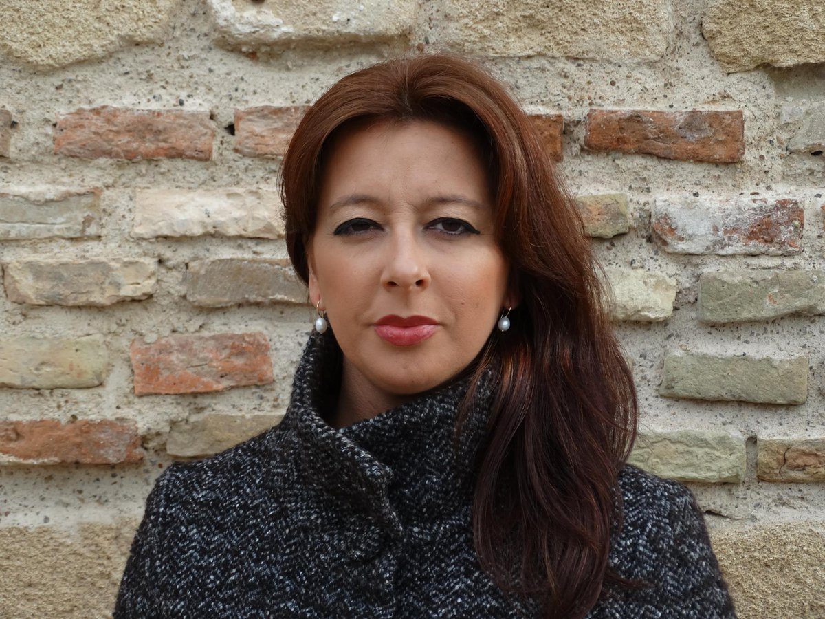 makinable's tweet image. Hoy nos ha contratado la escritora Silvia Hernández de Luis para que le editemos y publiquemos su próxima novela romántica. Makinable es, entre otras cosas, una editorial registrada con números ISBN y Depósito Legal. Publicamos en formato digital y papel #libros y #revistas.