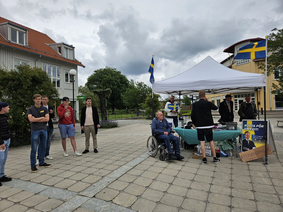 AfSKungsbacka's tweet image. 🇸🇪 Idag höll vi ett mycket lyckat nationaldagsmöte i Kungsbacka!
🎥 Filmer kommer!
#AFS2024 #swexit