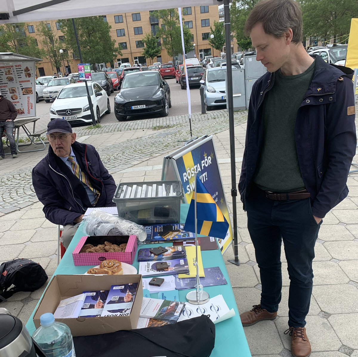 AfSKungsbacka's tweet image. 🇸🇪 Idag höll vi ett mycket lyckat nationaldagsmöte i Kungsbacka!
🎥 Filmer kommer!
#AFS2024 #swexit