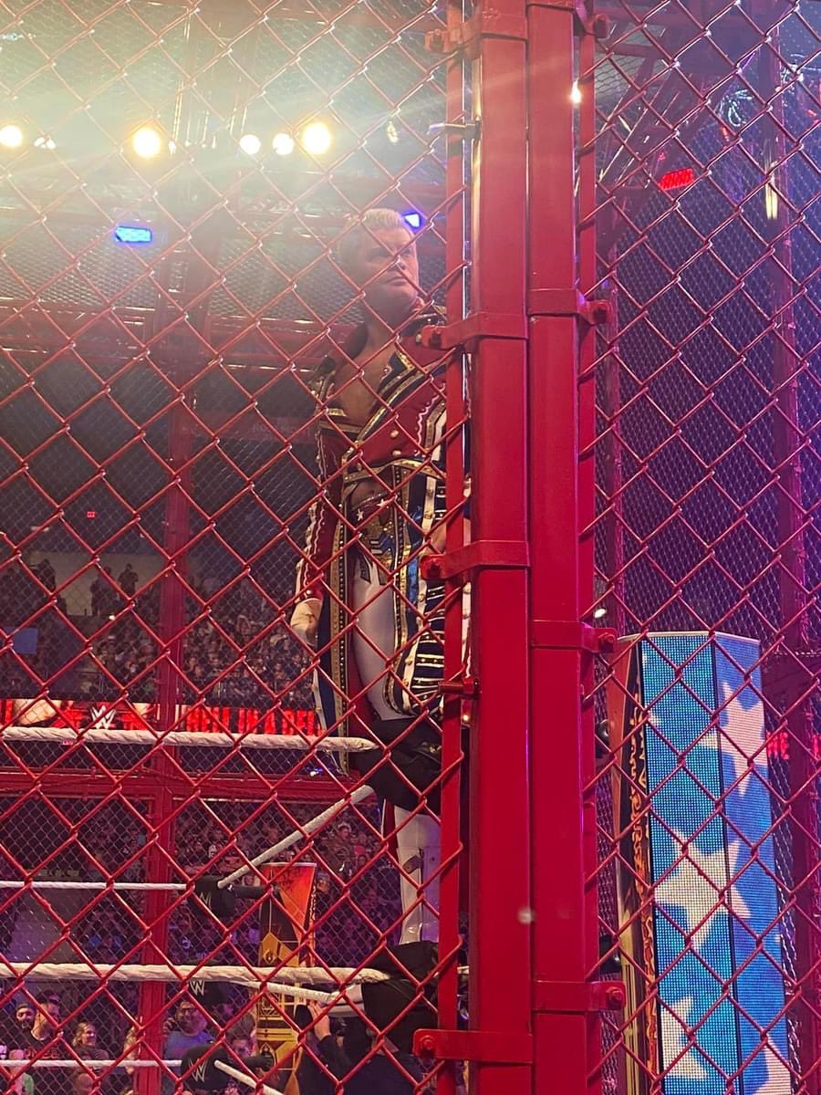 Finchmasterflx3's tweet photo. 2 years ago I was front row for this epic match between @CodyRhodes and @WWERollins . Forever in my brain. #wwe #codyrhodes #sethrollins #HITC #prowrestling #wrestling https://t.co/HFWNWRu3e9