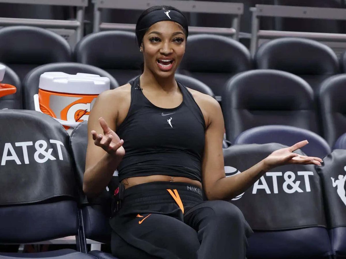 barstoolsports's tweet image. Angel Reese And The Chicago Sky Players Say They Were Harassed Getting Off The Bus Yesterday, But The Only Video Circulating Shows A Different Story buff.ly/3yYi2wB