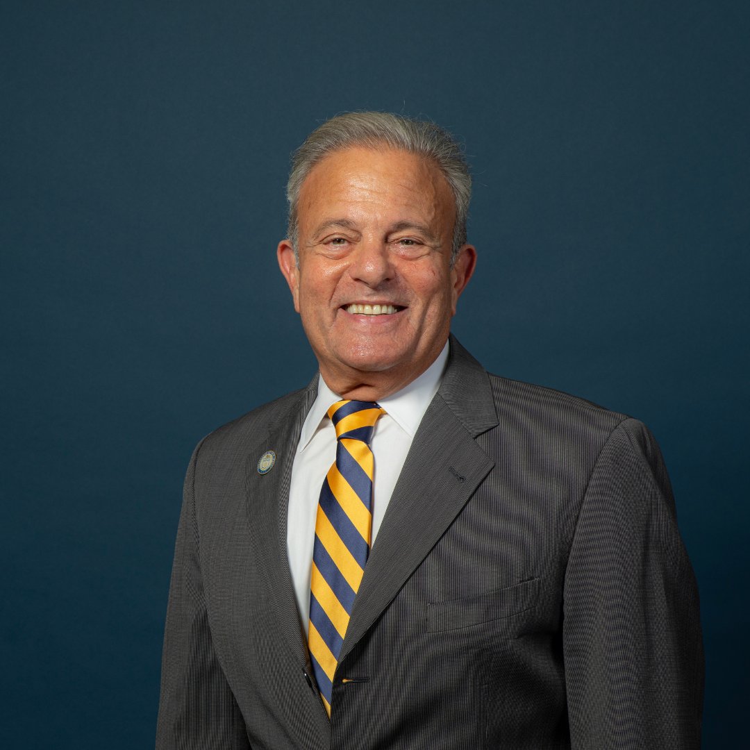 TCNJ's tweet photo. Michael A. Bernstein has been appointed TCNJ's 17th president, following a vote this afternoon by the school’s Board of Trustees. Bernstein has served as TCNJ’s interim president since July 1, 2023. The appointment is effective immediately.

https://t.co/VbI0Doqa8Q https://t.co/rx3xFKzz3Z