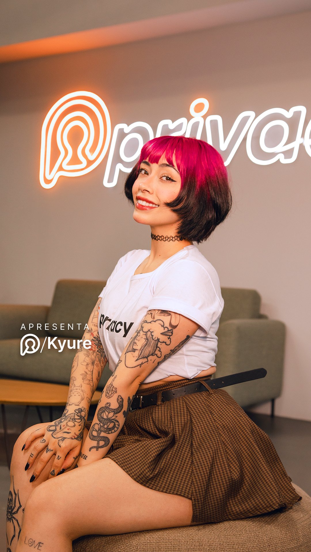 Privacy on X: Escolhi a Privacy também por ser a maior. Participante do  reality show de LoL patrocinado pela Gillette, a influenciadora @kyurenii é  cosplayer e gamer e suas lives são um