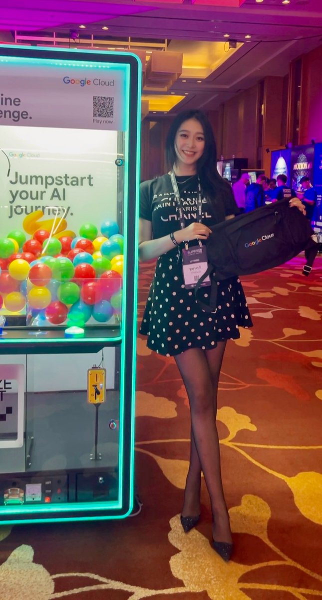tiffanyli1010's tweet photo. 🤖SuperAI·1783🤖AGI叙事火爆到人满为患 汇聚最前沿思想和最新科技的亚洲最大AI峰会超级棒~收获满满🈵 #superai #superAIconference #AI #singapore #AGI @superai_conf #1783DAO https://t.co/lX8QT07vlp