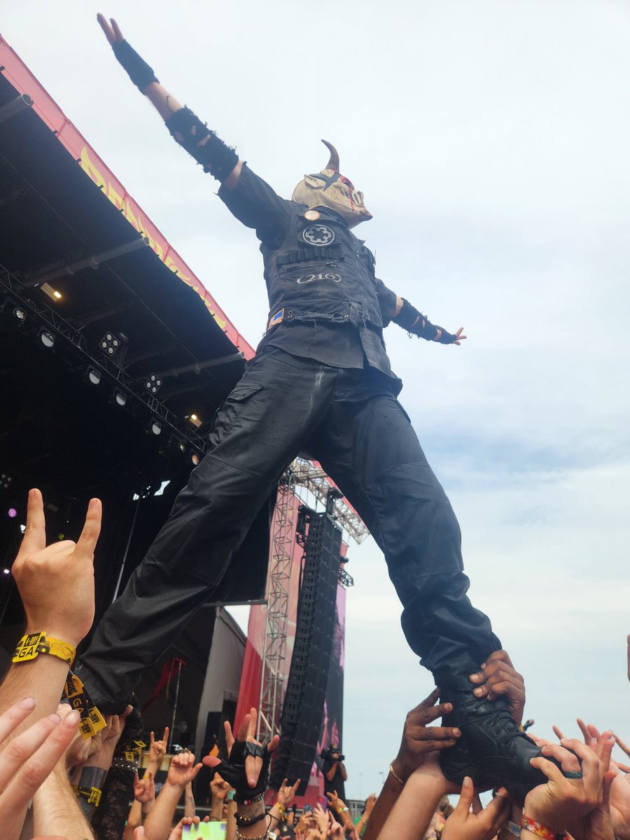 KaylaZink5's tweet photo. Some more of rockville 2024! 🤘🏼🖤 https://t.co/05itO07Rdh