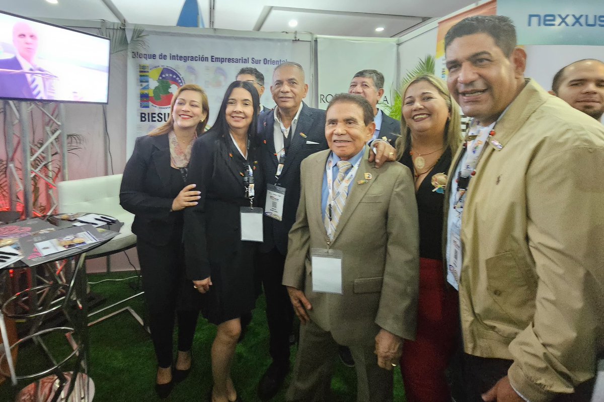 Nuestro estado lo tiene todo!!!

Estamos en la Inauguración de la Fitbolívar   con la presencia de nuestro Alcalde <a href="/OviedoPSUV/">Tito Oviedo</a> y el viceministro de turismo Asdrúbal Rincones . <a href="/NicolasMaduro/">Nicolás Maduro</a> <a href="/AliErnesto32/">Alí Ernesto Padrón Paredes</a> Bolívar Tierra Ancestral
