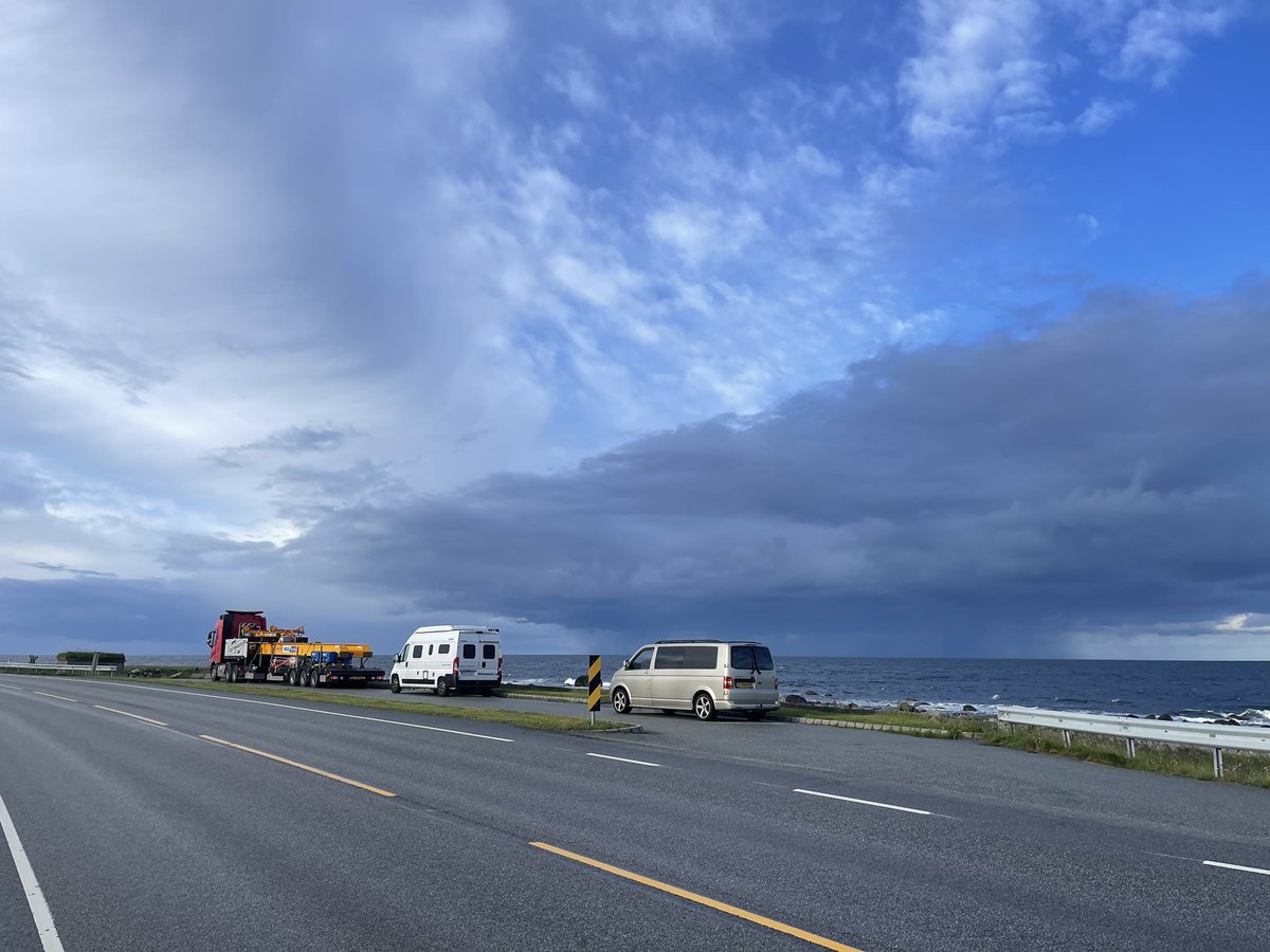 Botenwagen's tweet photo. Oud en heel oud naast elkaar in Haugesund | Arsvågen > Mortavika over de Boknafjorden | De westkust bij Egersund | Overnachten aan zee #F89 #volvotrucks #volvoF89 #volvtrucksnl #noorwegen #norway #norwegen #norge #camperlife https://t.co/BweiewNLBN
