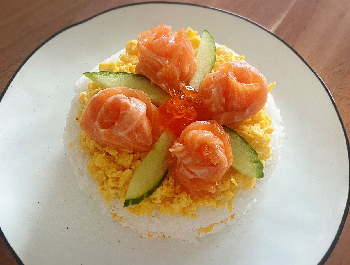 Ich habe eine Sushi-Torte für den Geburtstag meiner Mutter gemacht ✨