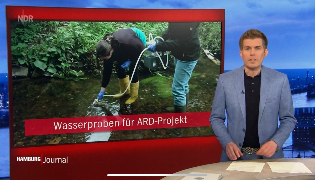 leeselab's tweet photo. Unser @unidue @zwu_ude Team begleitet aktuell die tolle @ARDde #UnsereFlüsse #Mitmachaktion in der ganzen Republik. In nur 2️⃣ Wochen nehmen @wolany_lisa &amp; Charlotte Frie in vielen der vorgeschlagenen #Bäche Umwelt-DNA Proben (#eDNA), um damit Fische &amp; Insekten etc nachzuweisen. https://t.co/Xl2FvN6pVW