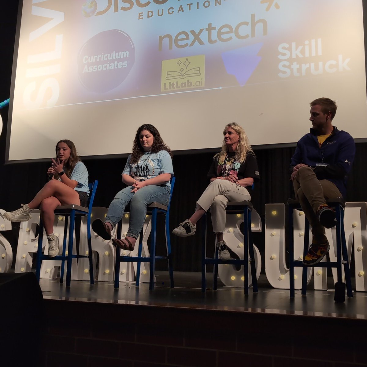 DrThomasHo's tweet photo. .@nadinegilkison's daughters at #spark24 explaining HOW they THOUGHTFULLY use #AI to summarize learning materials to prepare for assessments https://t.co/TzFzEUpUvf