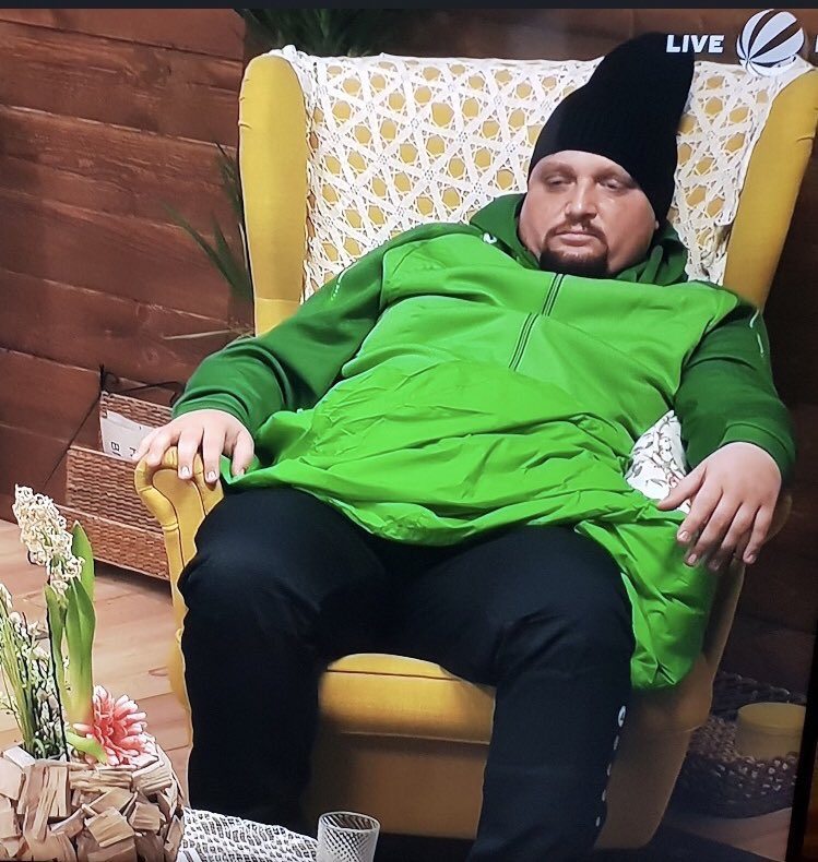 signofotp's tweet photo. „wenn kadidja nach aldin auch noch fliegt guck ich nicht mehr!!“

ich heute pünktlich um 20:15 vorm fernseher: #gntm https://t.co/EWf98IhXsd