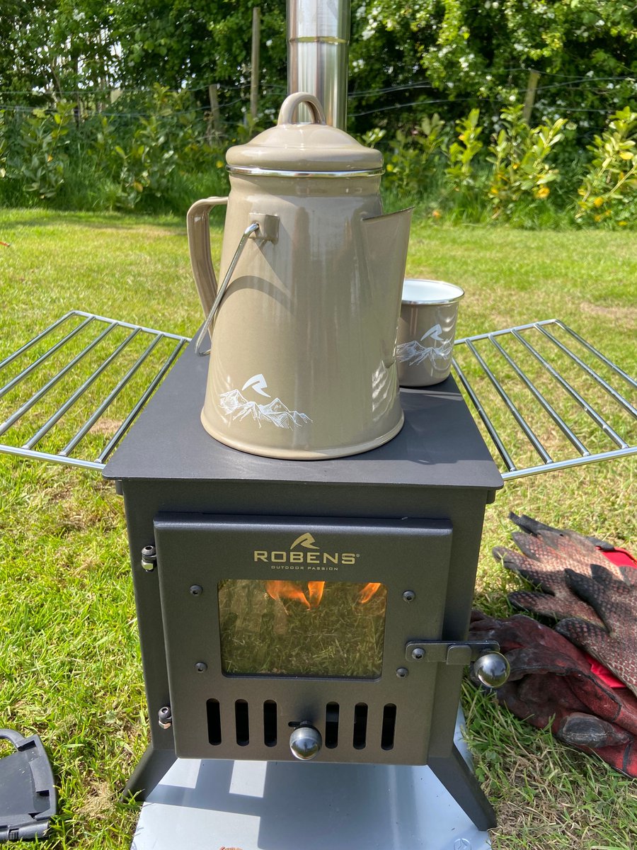 GetOutKids's tweet photo. Now that's what I call a proper kettle 😍
A traditional camping kettle that you can use over a campfire or tent stove. Check it out here https://t.co/A68y9nrLkR #camping #outdoorcooking #cooking #robens #kettle https://t.co/N3Pavm9j3v